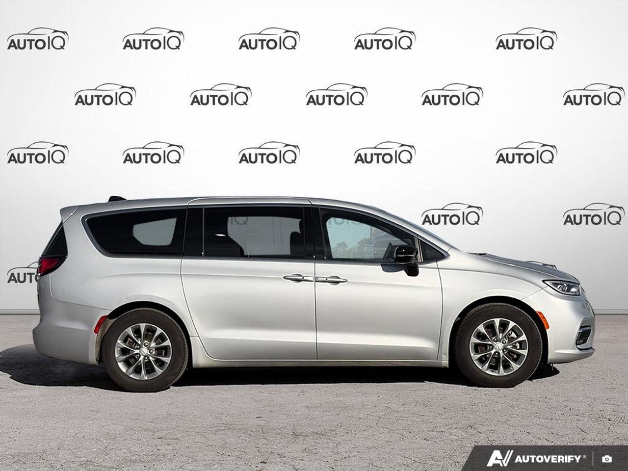 2026 Chrysler Pacifica Limited FULLY LOADED | POWER SUNROOF Photo2
