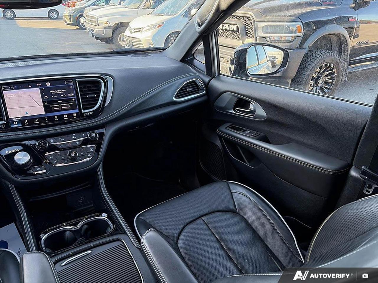 2026 Chrysler Pacifica Limited FULLY LOADED | POWER SUNROOF Photo