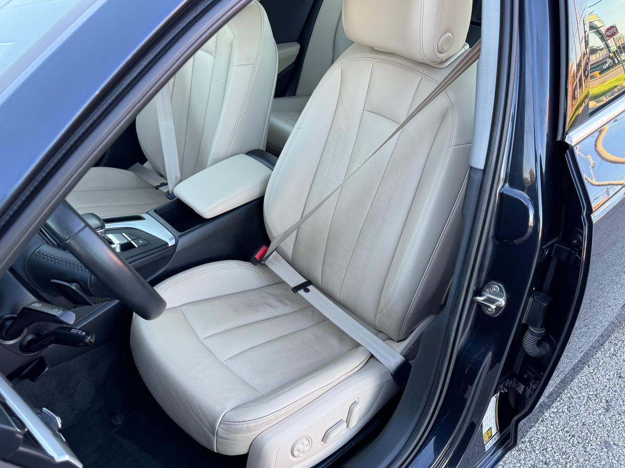 2017 Audi A4 Komfort Quattro AWD+CLEAN CARFAX+LOW KMS! Photo