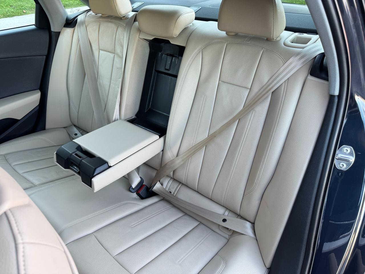 2017 Audi A4 Komfort Quattro AWD+CLEAN CARFAX+LOW KMS! Photo