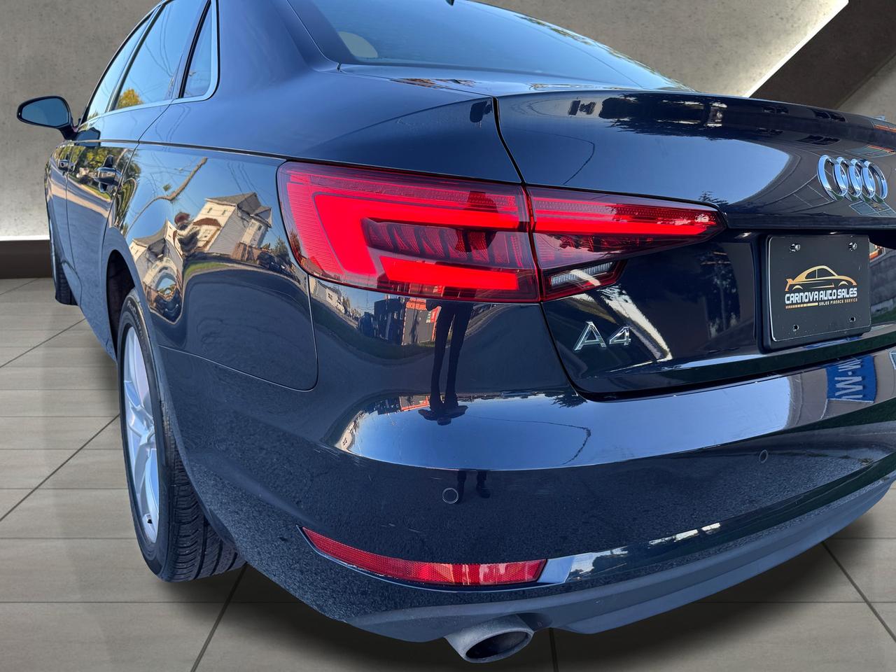2017 Audi A4 Komfort Quattro AWD+CLEAN CARFAX+LOW KMS! Photo
