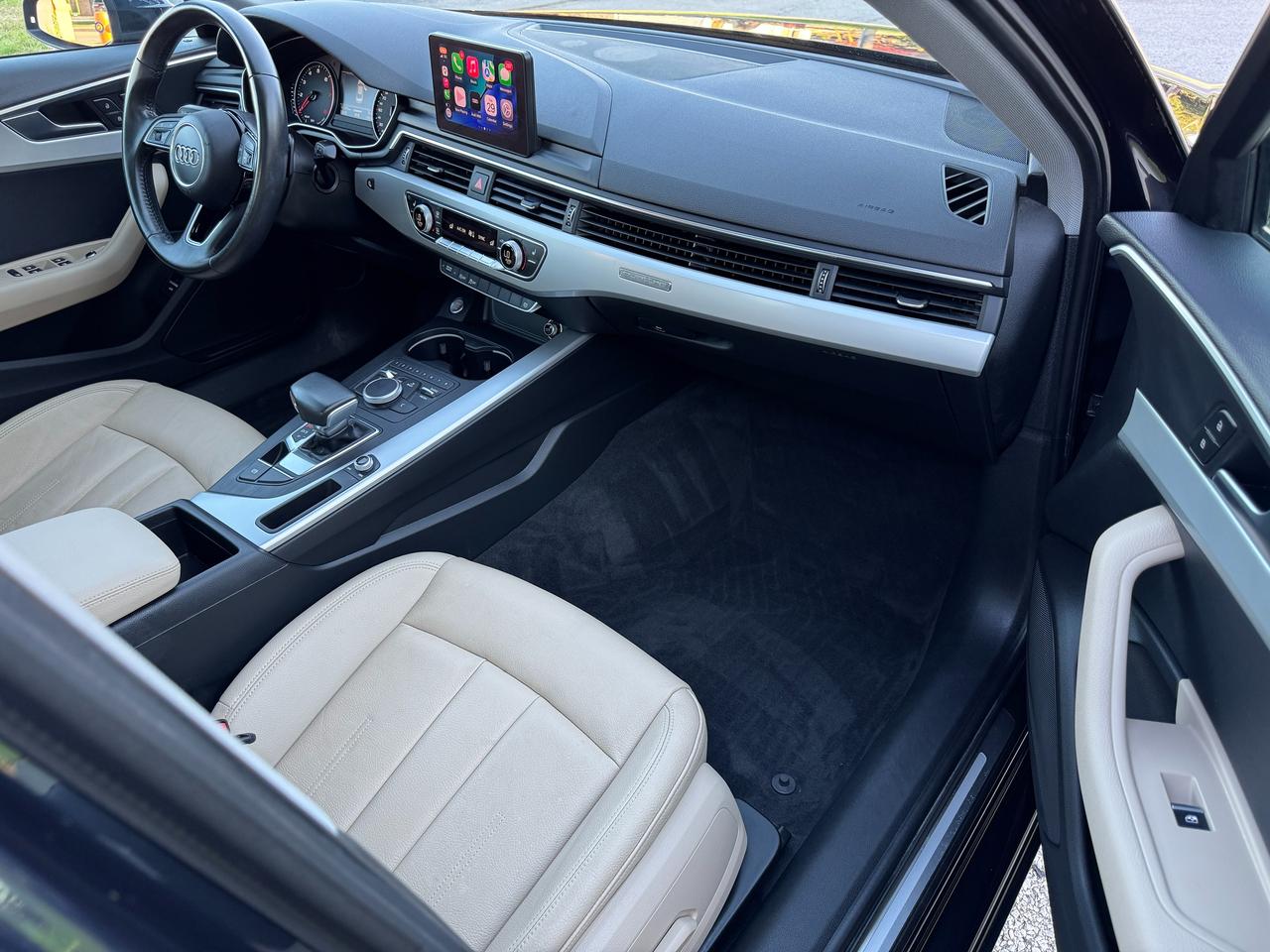 2017 Audi A4 Komfort Quattro AWD+CLEAN CARFAX+LOW KMS! Photo