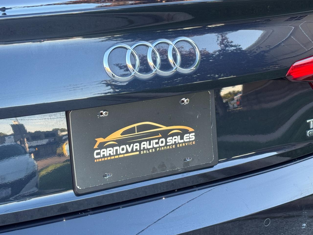 2017 Audi A4 Komfort Quattro AWD+CLEAN CARFAX+LOW KMS! Photo