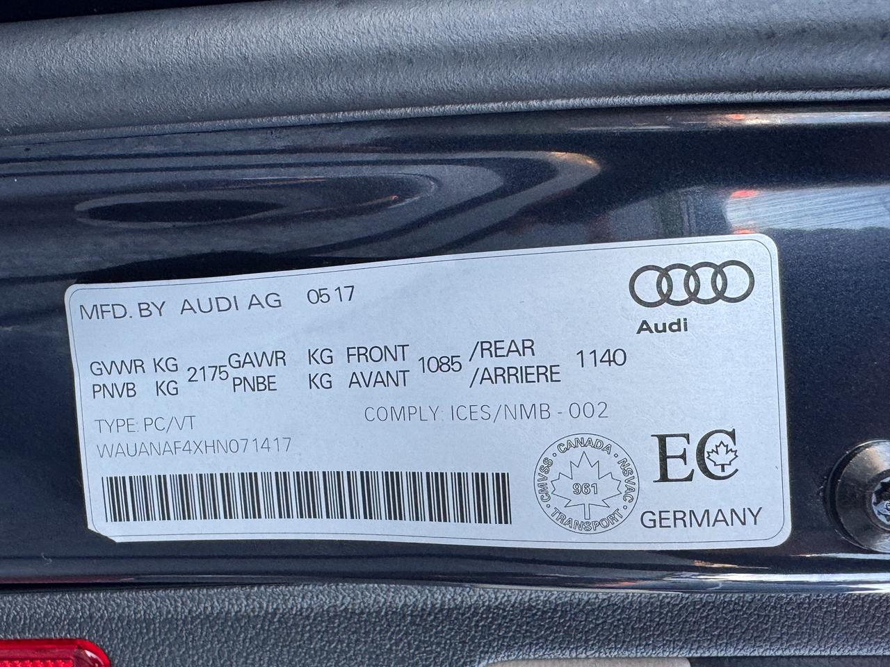 2017 Audi A4 Komfort Quattro AWD+CLEAN CARFAX+LOW KMS! Photo