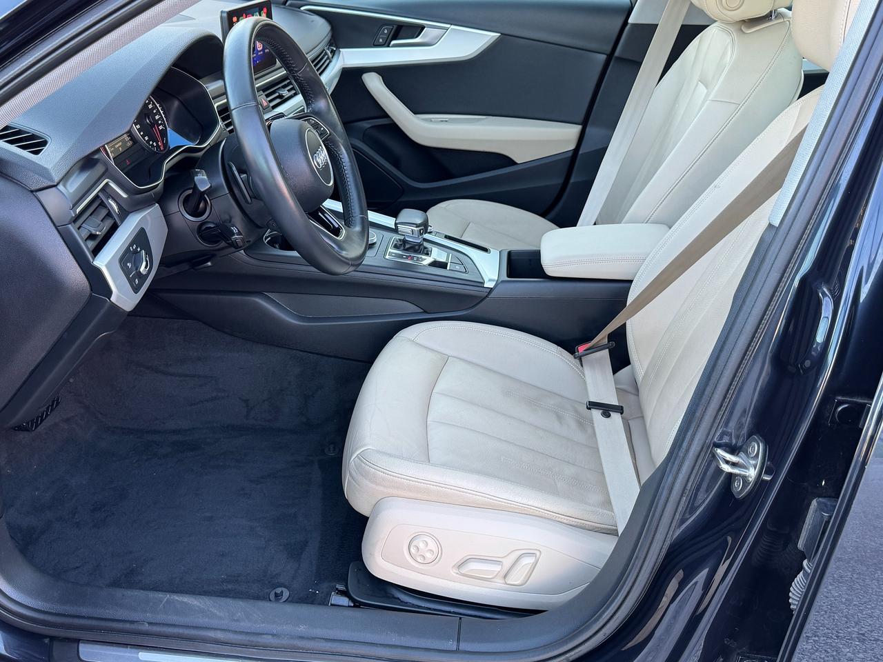 2017 Audi A4 Komfort Quattro AWD+CLEAN CARFAX+LOW KMS! Photo