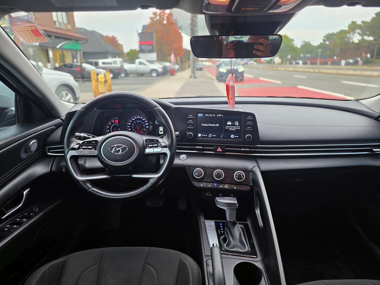 2023 Hyundai Elantra Preferred Photo
