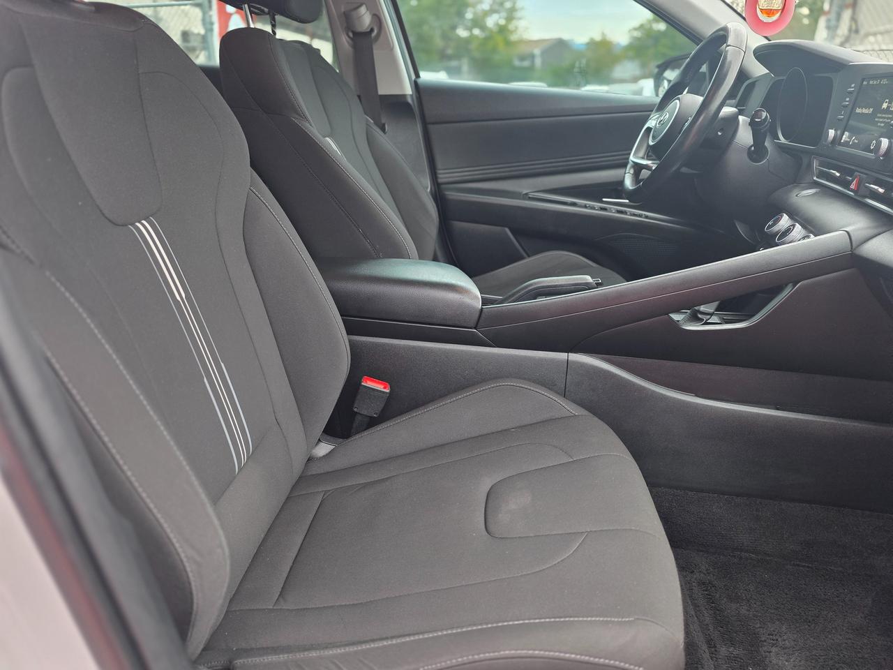 2023 Hyundai Elantra Preferred Photo
