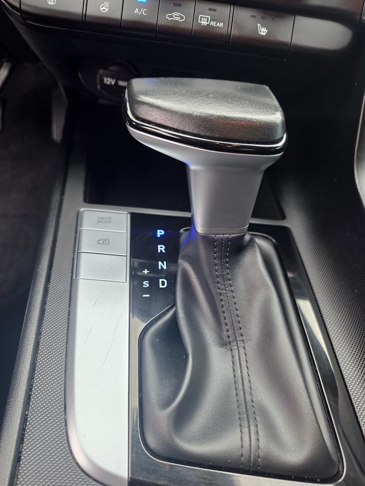 2023 Hyundai Elantra Preferred Photo
