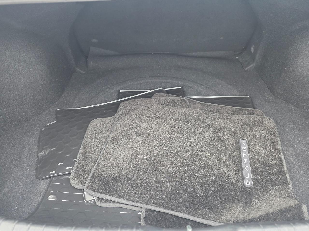 2023 Hyundai Elantra Preferred Photo