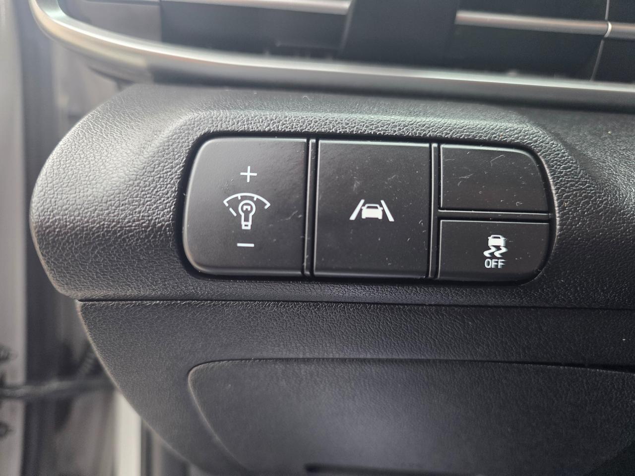 2023 Hyundai Elantra Preferred Photo