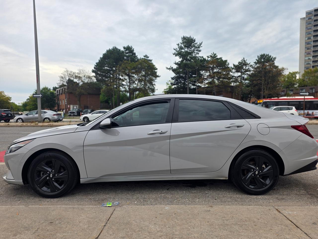 2023 Hyundai Elantra Preferred Photo