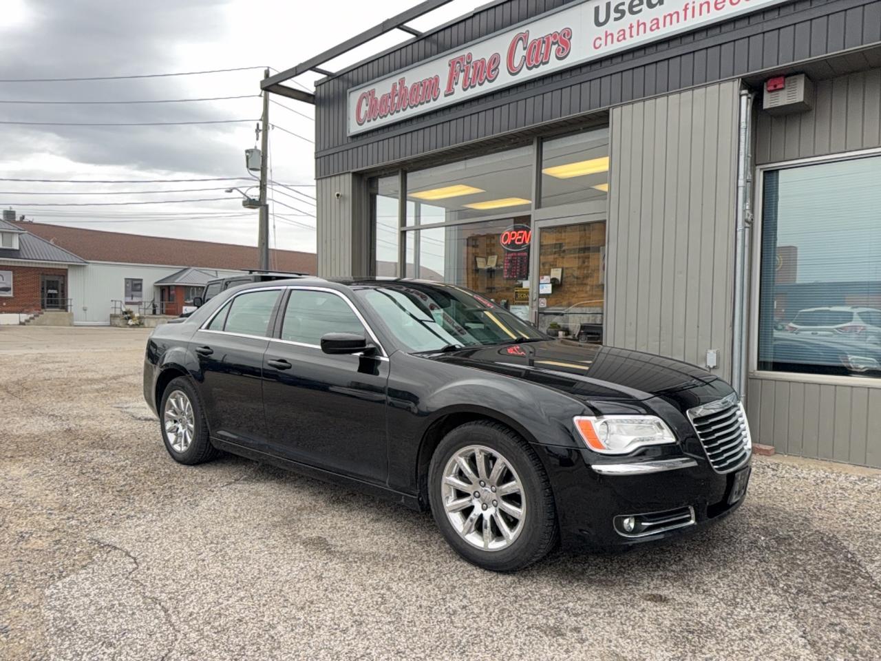 2013 Chrysler 300 Touring  Photo