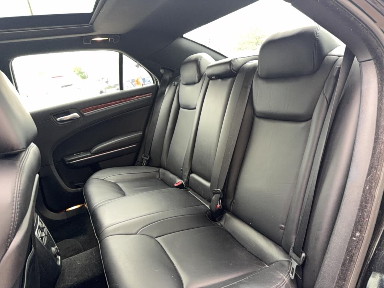2013 Chrysler 300 Touring  - Photo #5