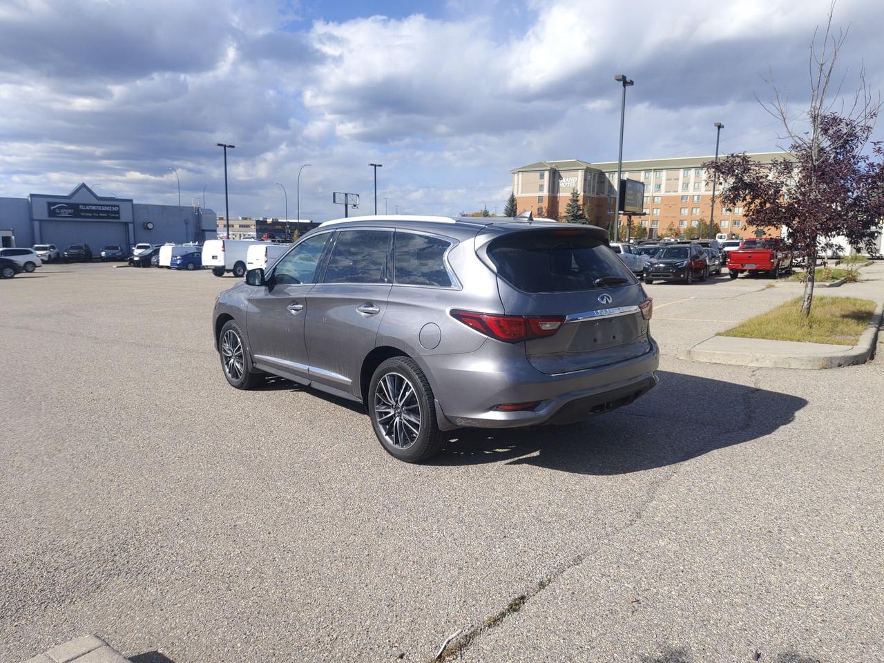 2017 Infiniti QX60  - Photo #7