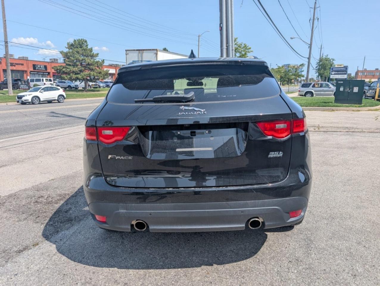 2017 Jaguar F-PACE 35T R-SPORT * NAVIGATION * SUNROOF *FULL SERVICE R Photo