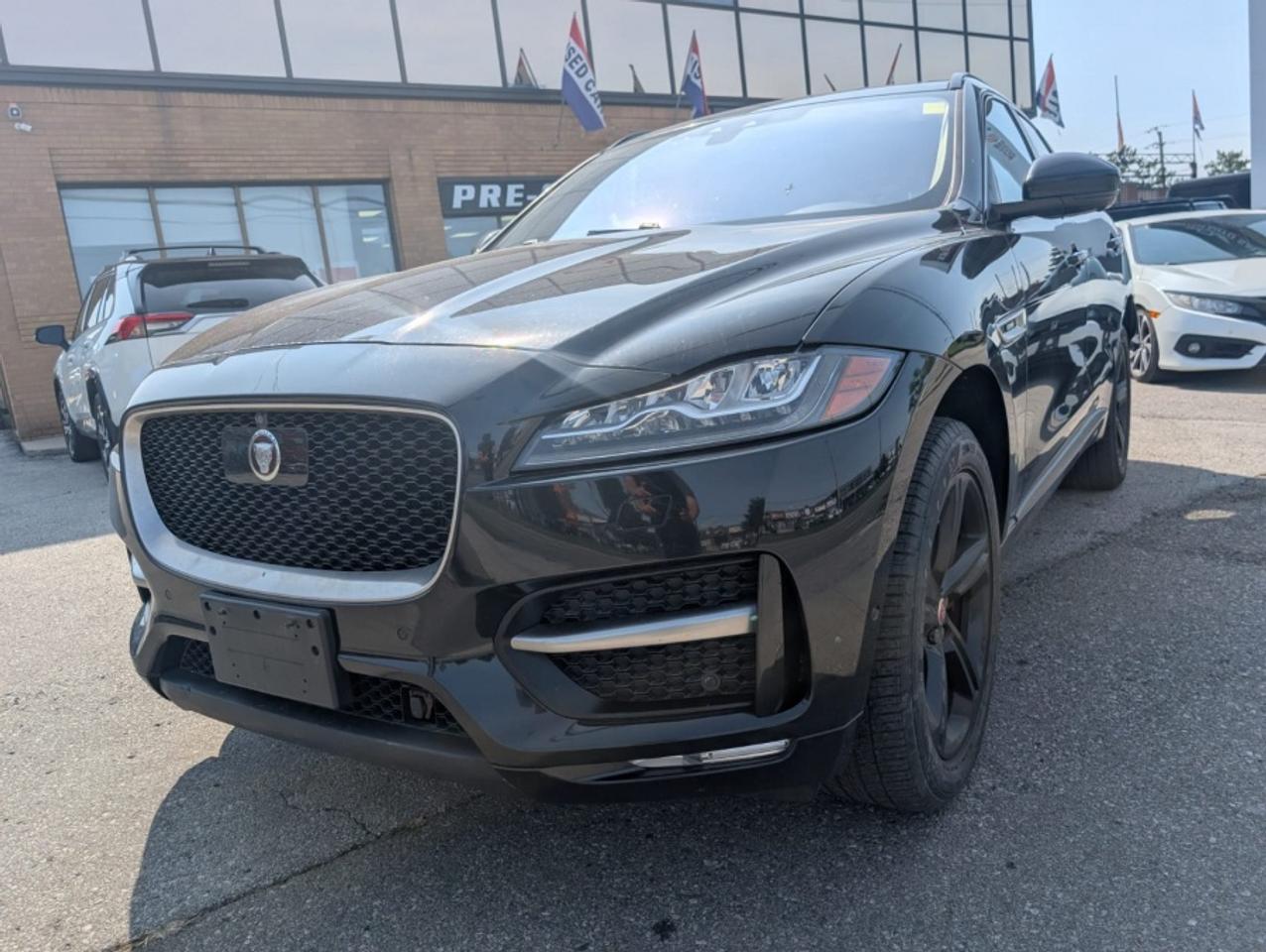 2017 Jaguar F-PACE 35T R-SPORT * NAVIGATION * SUNROOF *FULL SERVICE R - Photo #1