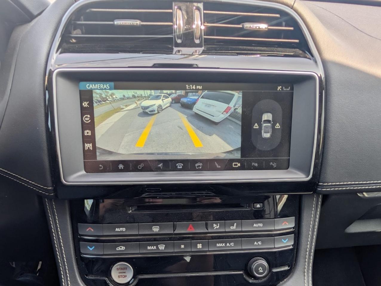 2017 Jaguar F-PACE 35T R-SPORT * NAVIGATION * SUNROOF *FULL SERVICE R Photo