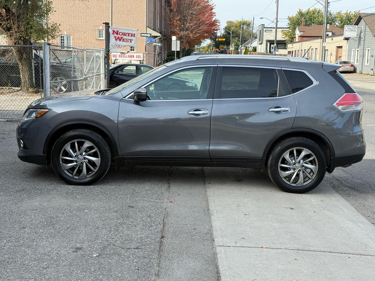 2015 Nissan Rogue AWD 4dr S Photo