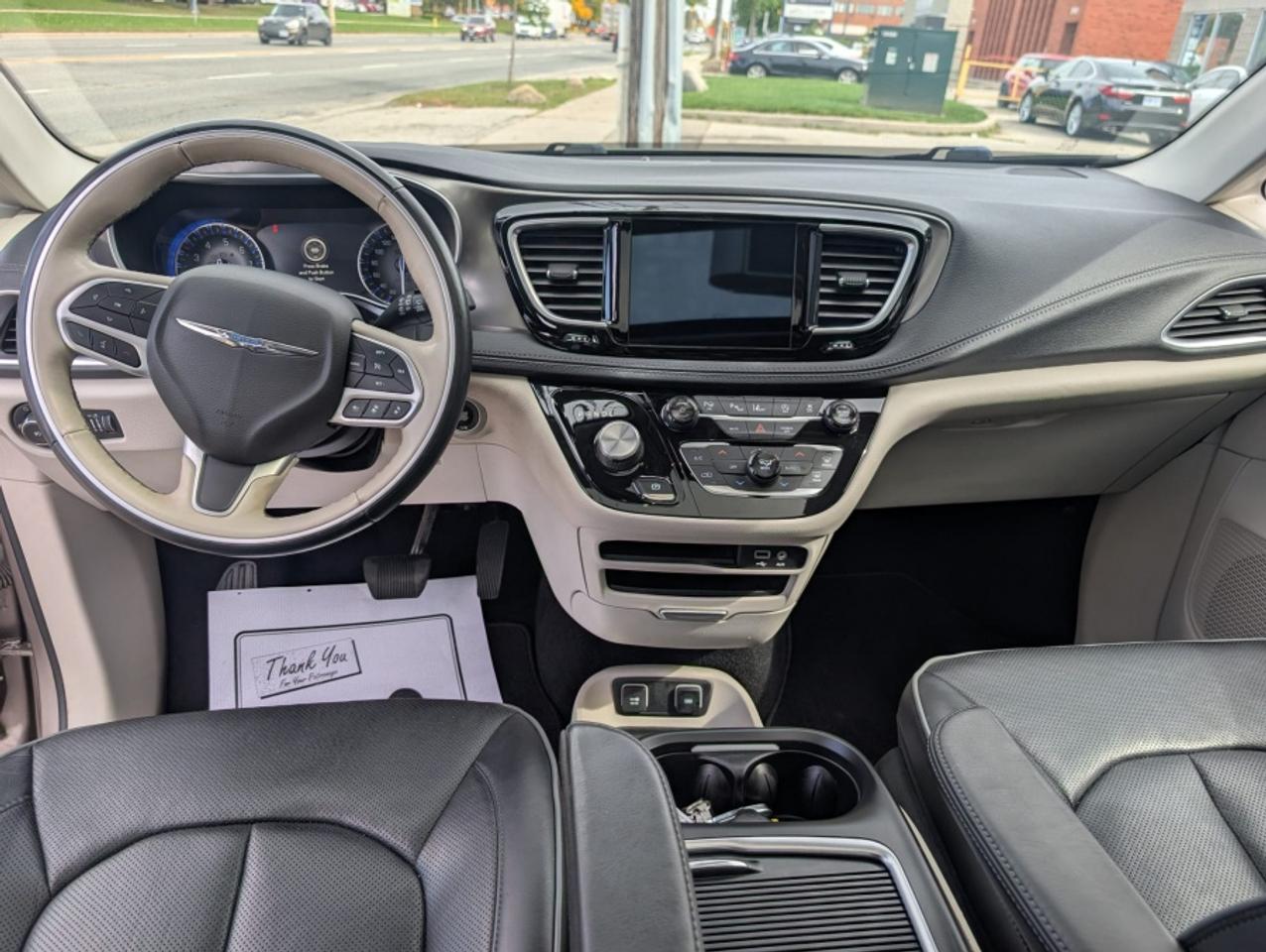2018 Chrysler Pacifica LIMITED * SUNROOF * LEATHER * POWER DOORS Photo