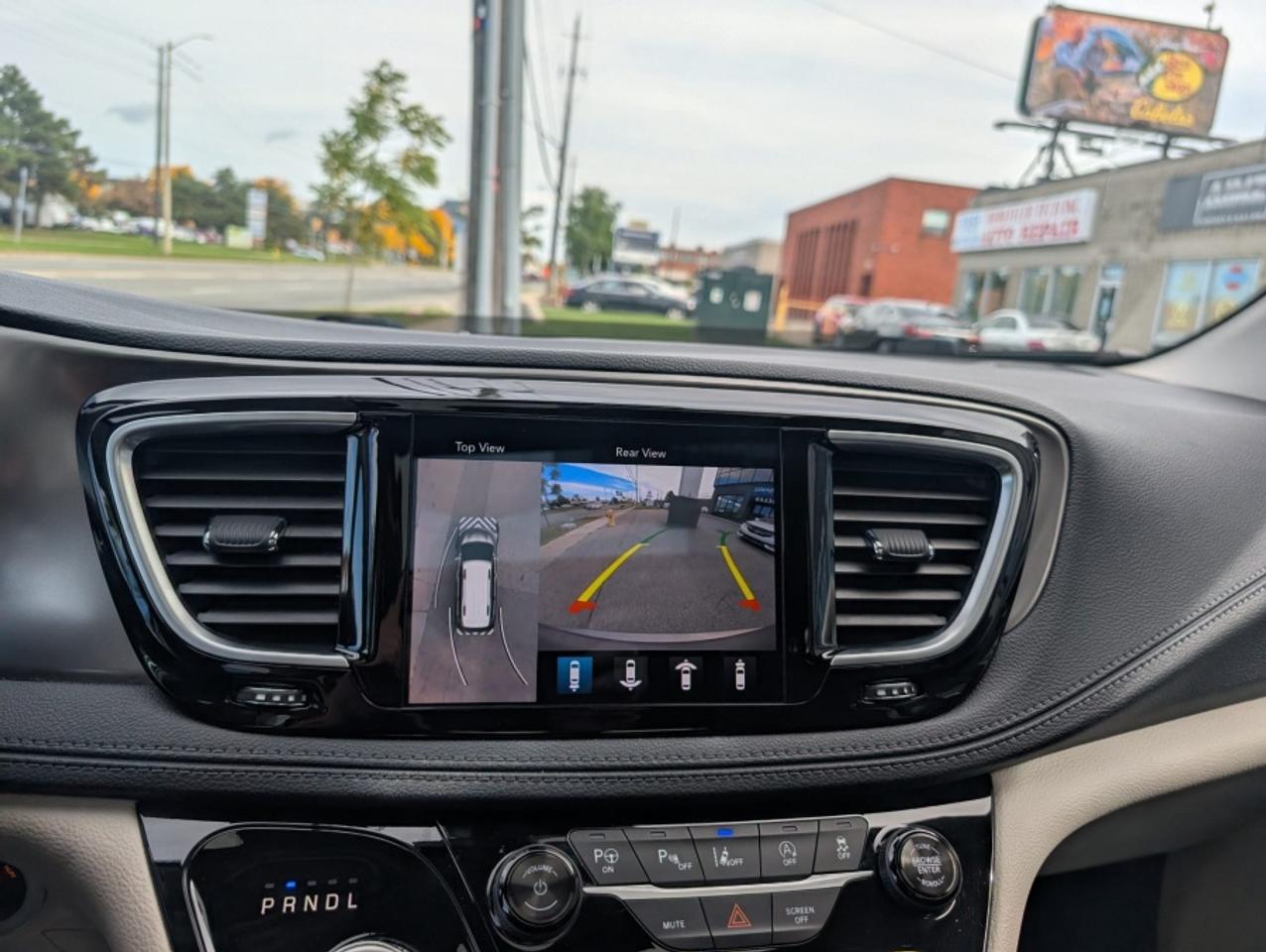 2018 Chrysler Pacifica LIMITED * SUNROOF * LEATHER * POWER DOORS Photo