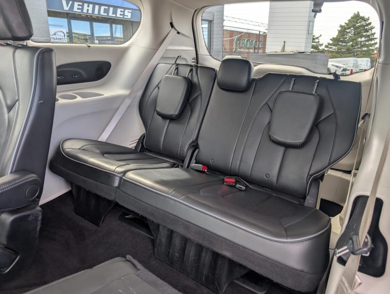 2018 Chrysler Pacifica LIMITED * SUNROOF * LEATHER * POWER DOORS - Photo #19