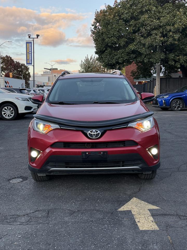2016 Toyota RAV4 XLE Photo