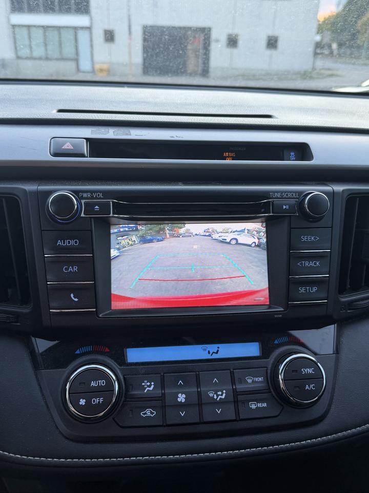 2016 Toyota RAV4 XLE Photo