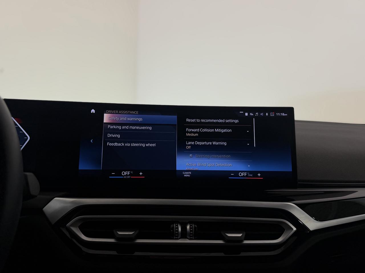 2023 BMW 3 Series 330i xDrive | WIRELESS CARPLAY | NAVI | LEATHER Photo