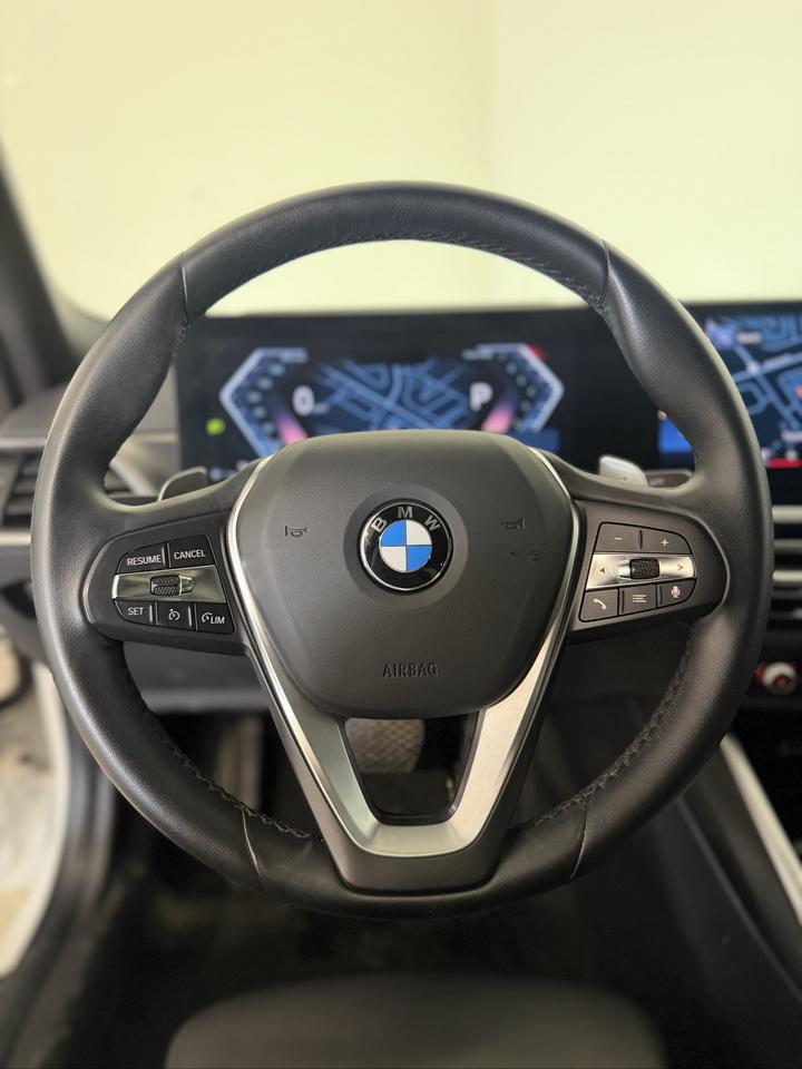 2023 BMW 3 Series 330i xDrive | WIRELESS CARPLAY | NAVI | LEATHER Photo