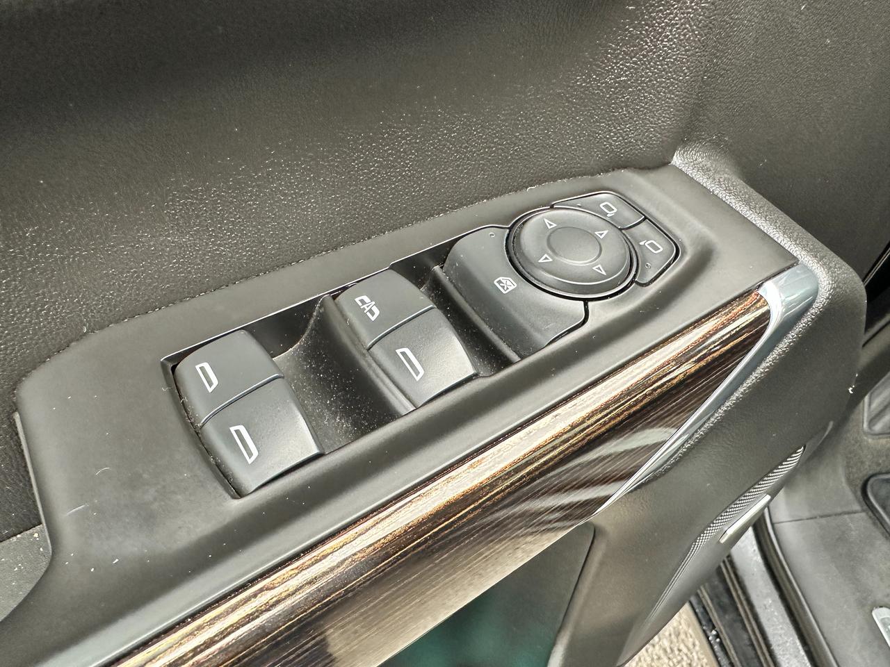 2020 GMC Sierra 1500 Elevation4x4 Sunroof HTD-Cloth XM CarPlay BOSE A/C Photo