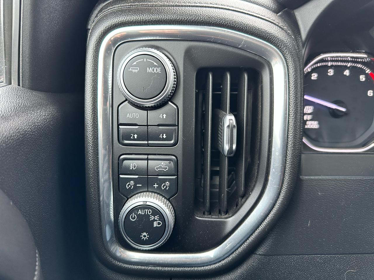 2020 GMC Sierra 1500 Elevation4x4 Sunroof HTD-Cloth XM CarPlay BOSE A/C Photo