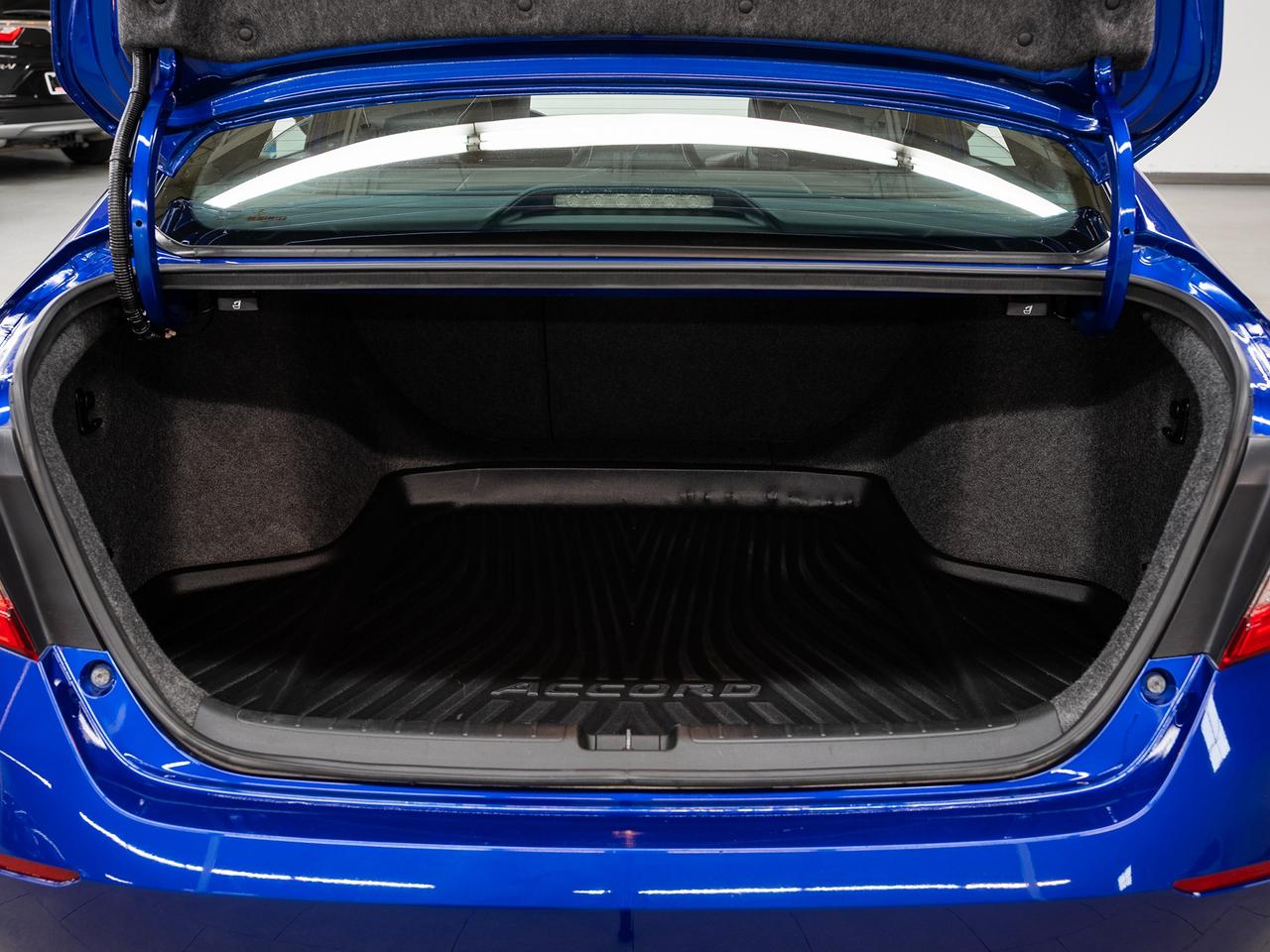 2019 Honda Accord SPORT | Sunroof | Leather | BSM | CarPlay Photo
