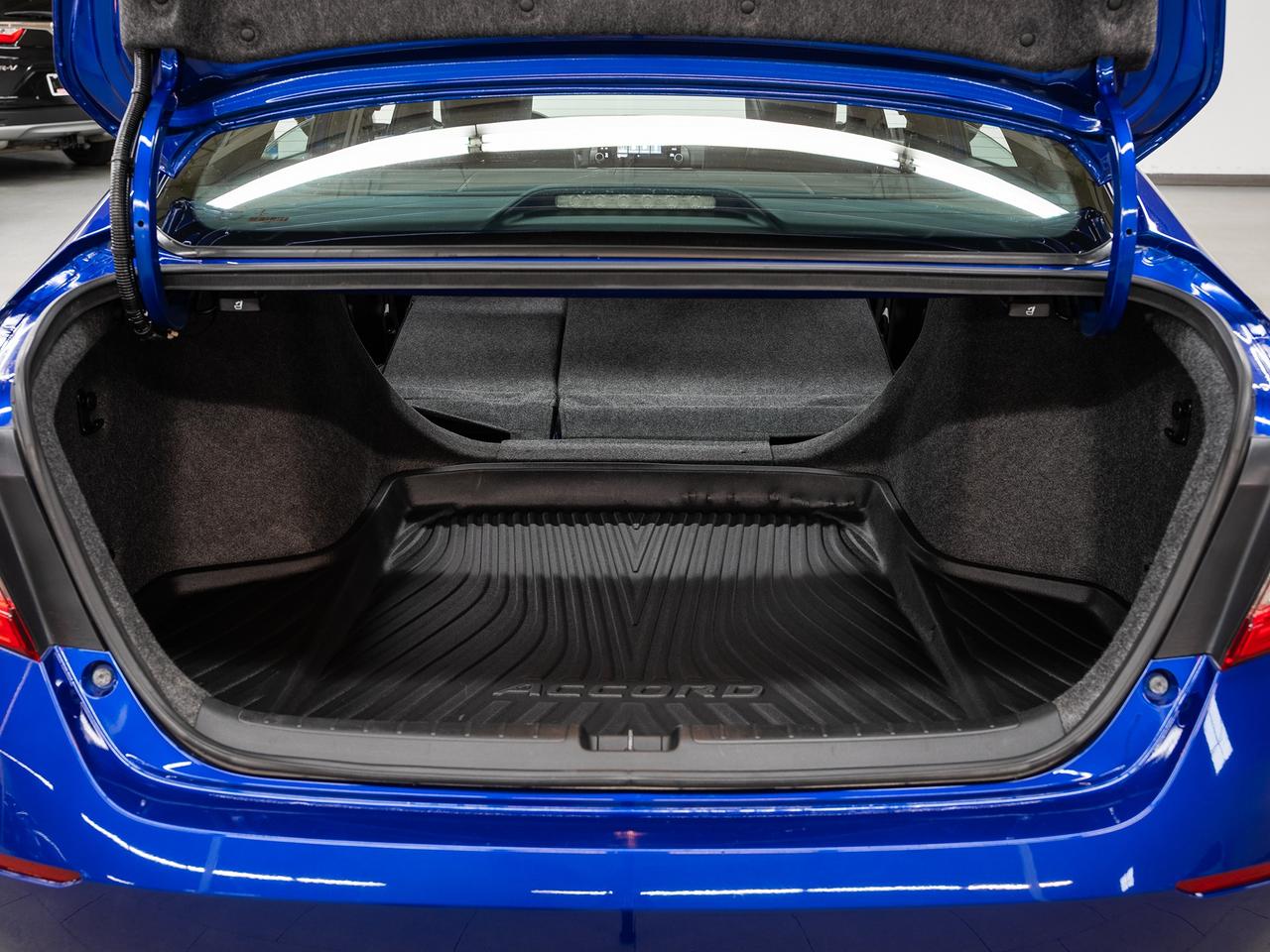 2019 Honda Accord SPORT | Sunroof | Leather | BSM | CarPlay Photo