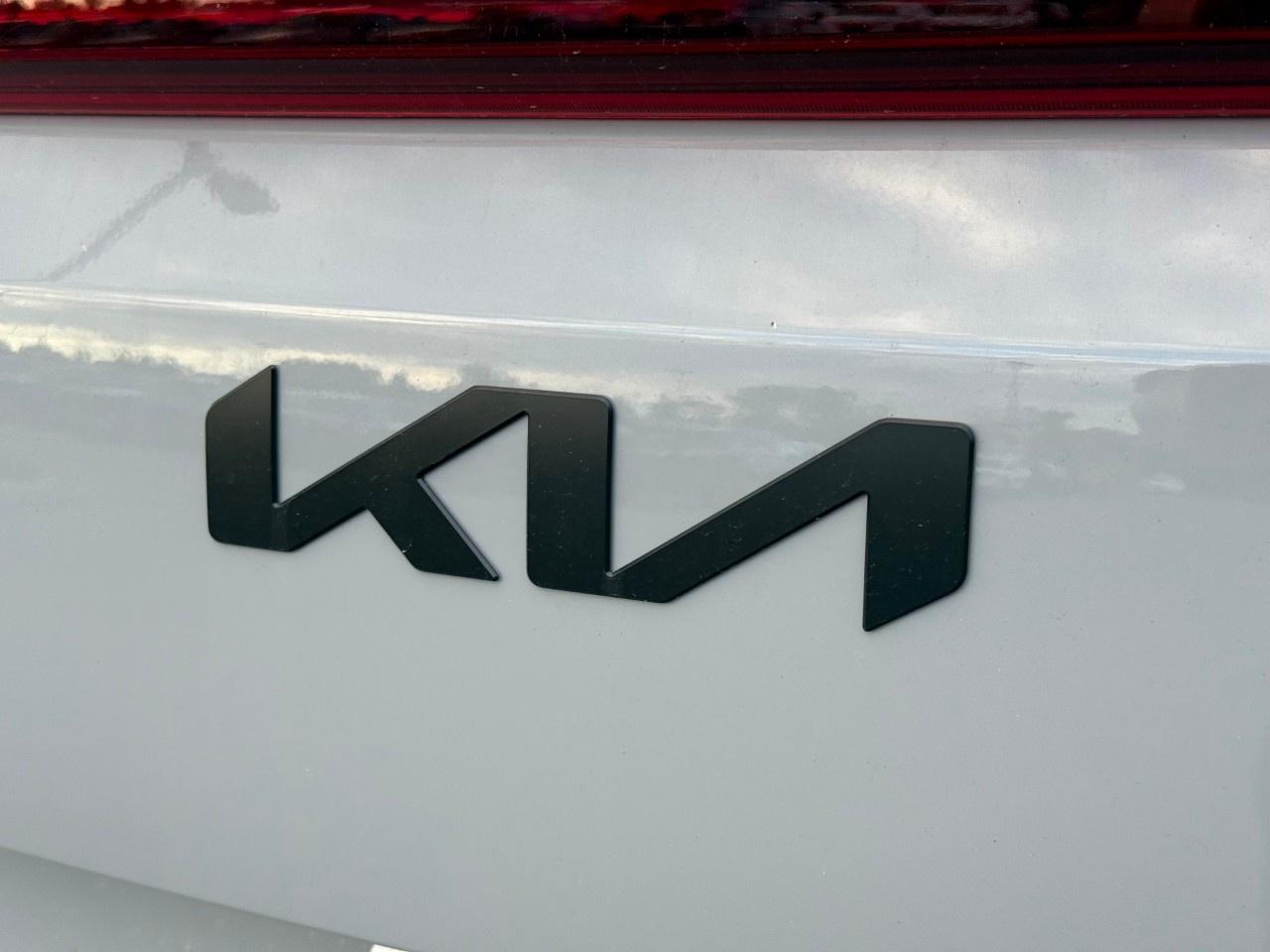 2027 Kia Carnival SX FWD Photo