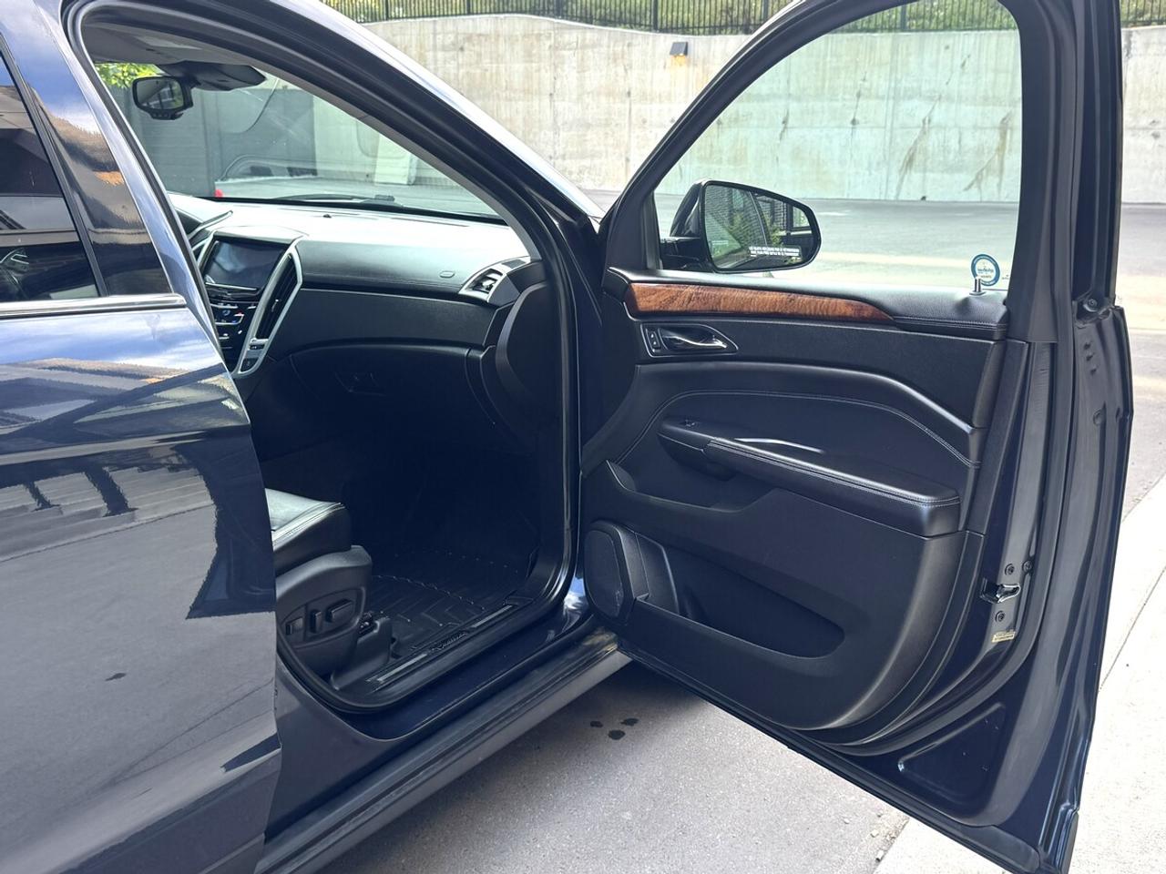 2014 Cadillac SRX Luxury Photo