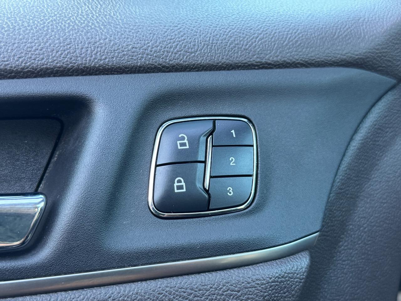 2018 Lincoln MKC AWD Reserve+CLEAN CARFAX+Service Records Since New Photo