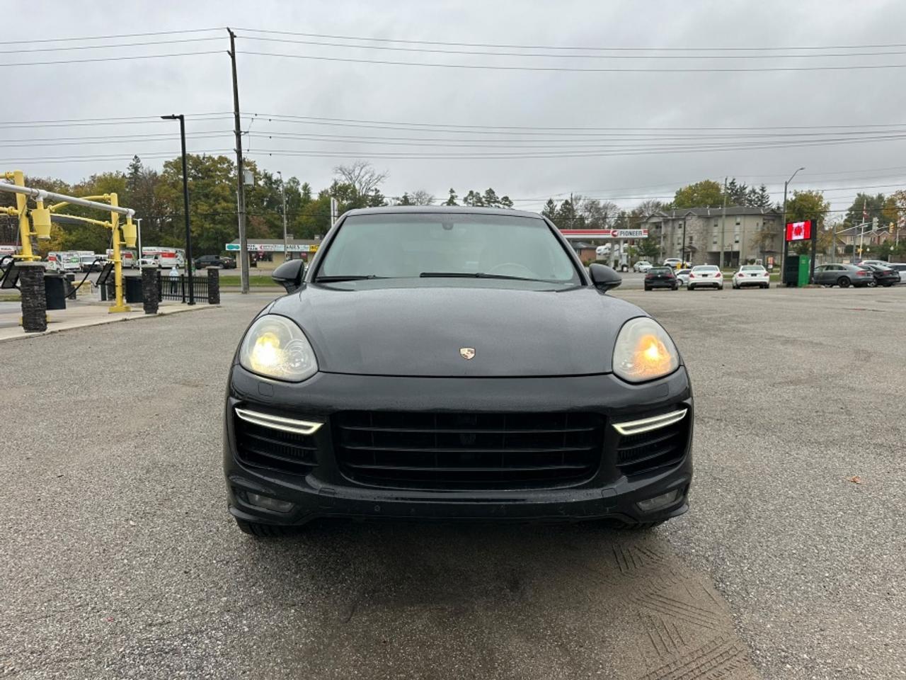2016 Porsche Cayenne GTS GTS Photo2