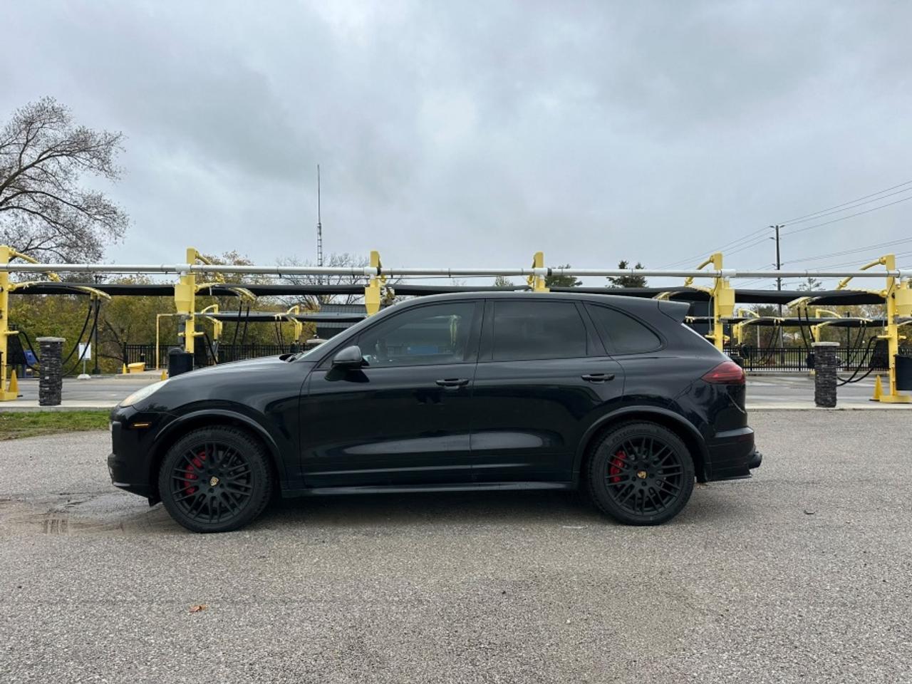 2016 Porsche Cayenne GTS GTS Photo