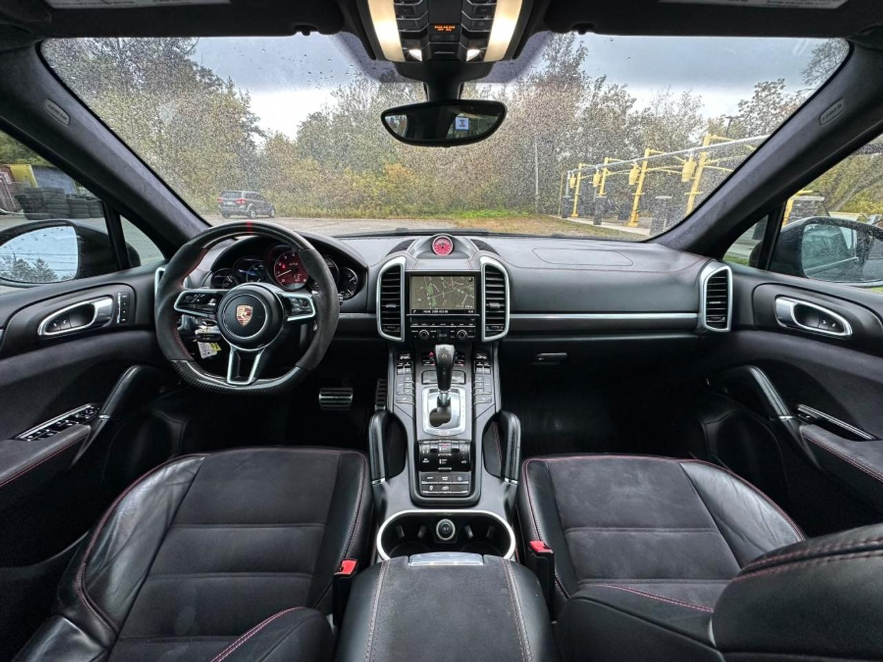 2016 Porsche Cayenne GTS GTS Photo