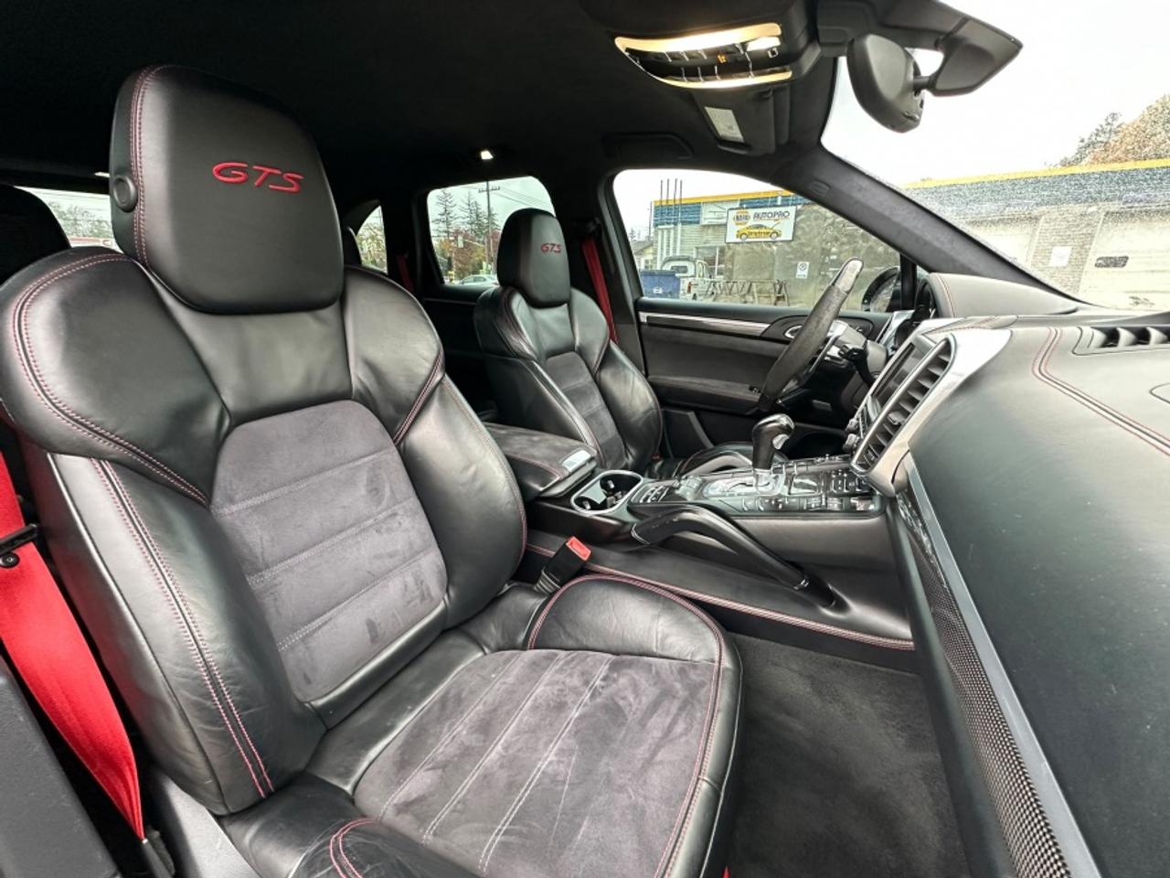 2016 Porsche Cayenne GTS GTS Photo