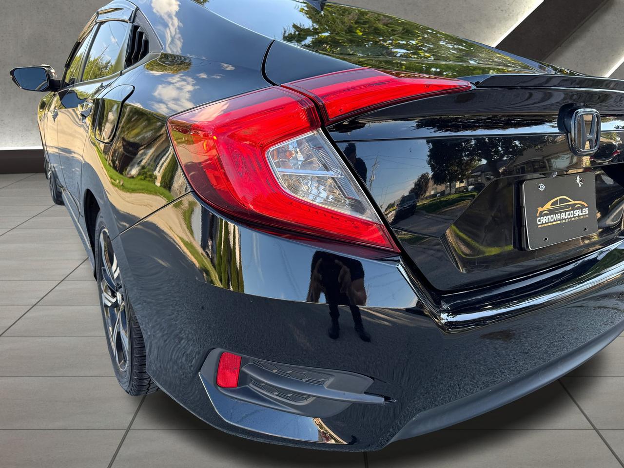2016 Honda Civic Touring+Leather+Roof+GPS+Adaptive Crise+LKA Photo