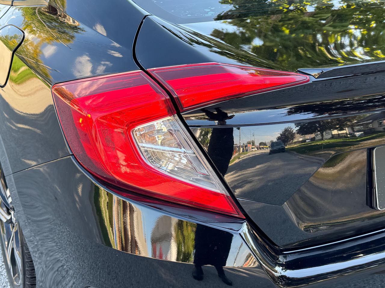 2016 Honda Civic Touring+Leather+Roof+GPS+Adaptive Crise+LKA Photo