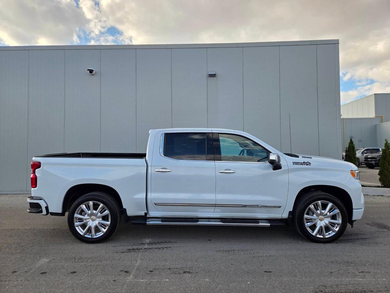 2026 Chevrolet Silverado 1500 Crew Cab Short Box 4-Wheel Drive High Country Photo