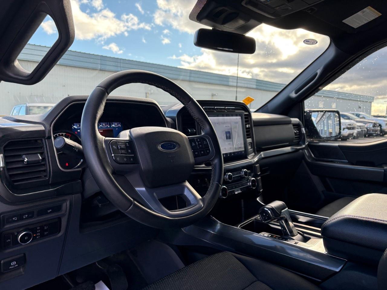 2023 Ford F-150 XLT 4WD SuperCrew 5.5' Box Photo