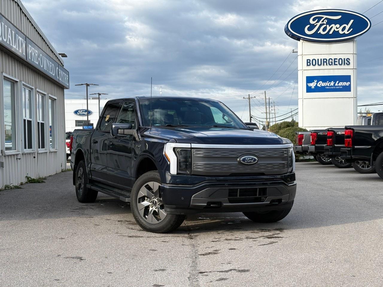 2022 Ford F-150 Lightning Lariat 4WD SuperCrew 5.5' Box Photo