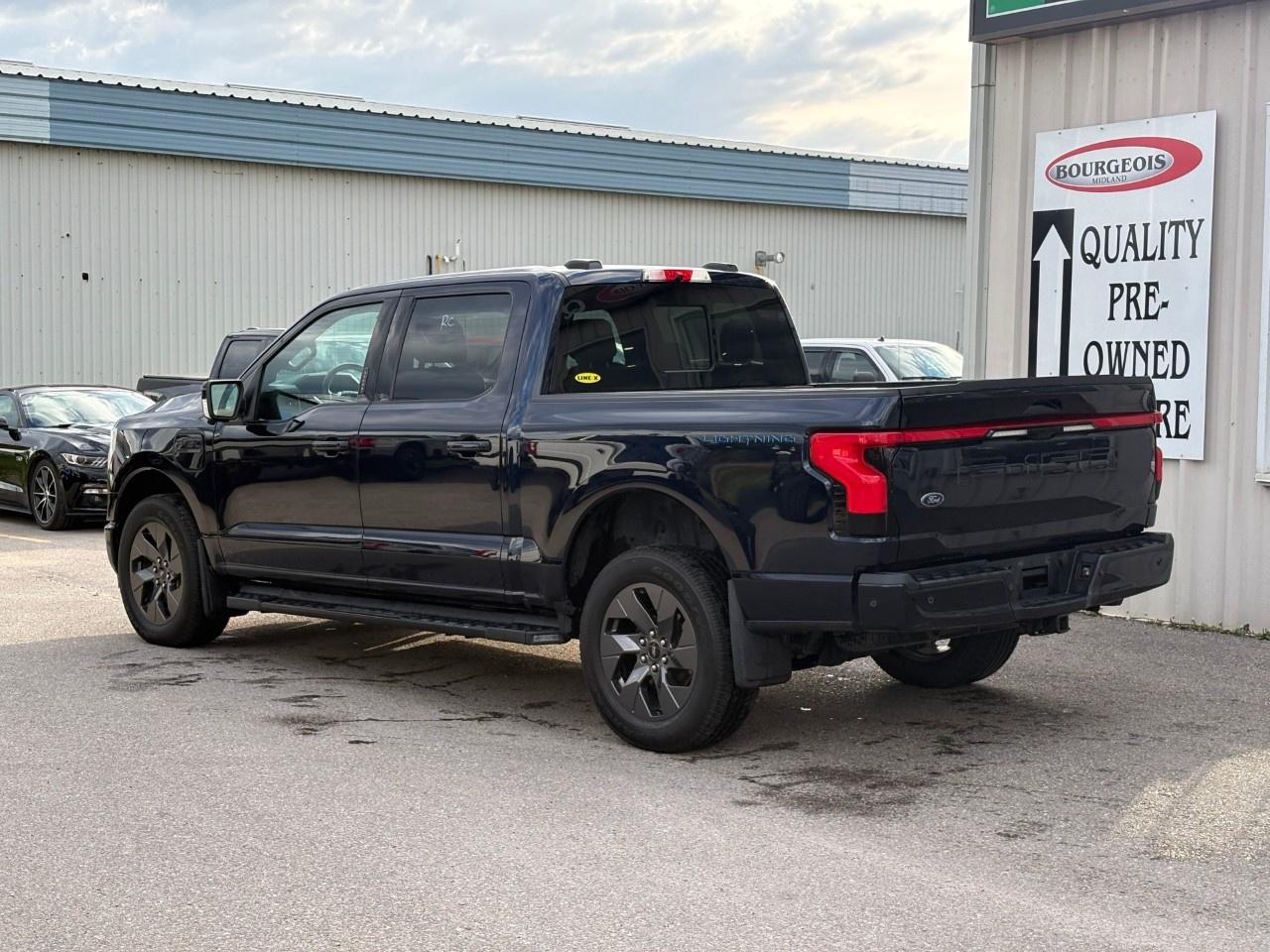 2022 Ford F-150 Lightning Lariat 4WD SuperCrew 5.5' Box Photo