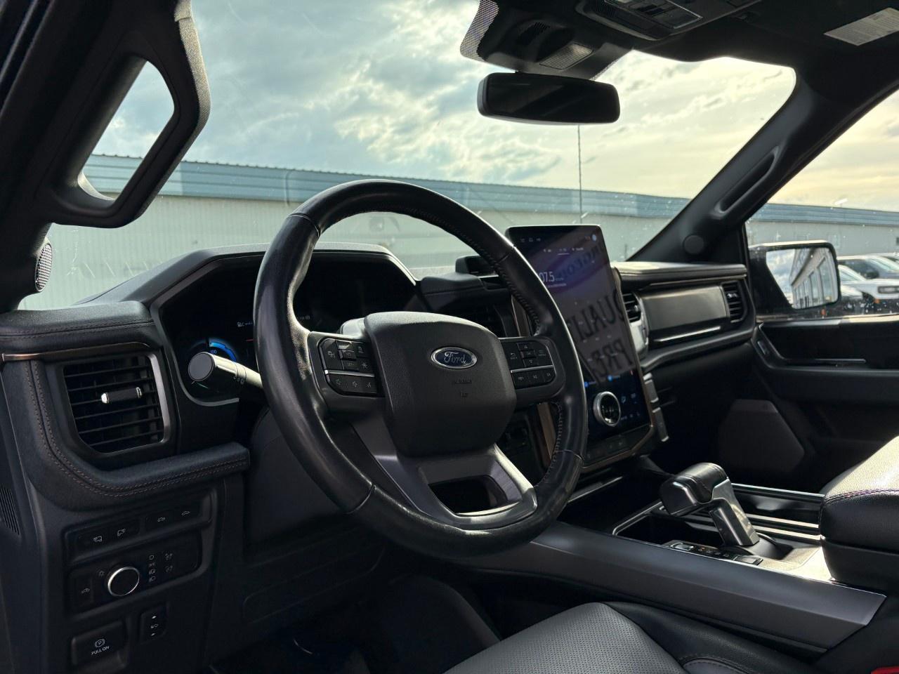 2022 Ford F-150 Lightning Lariat 4WD SuperCrew 5.5' Box Photo