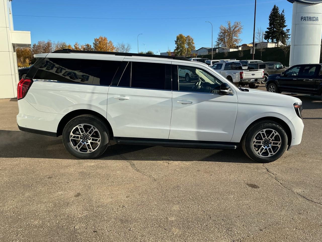 2025 Ford Expedition Active Max Photo2