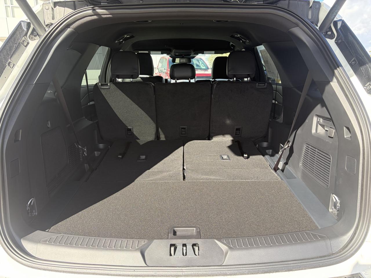 2027 Ford Explorer ST-Line 4WD Photo