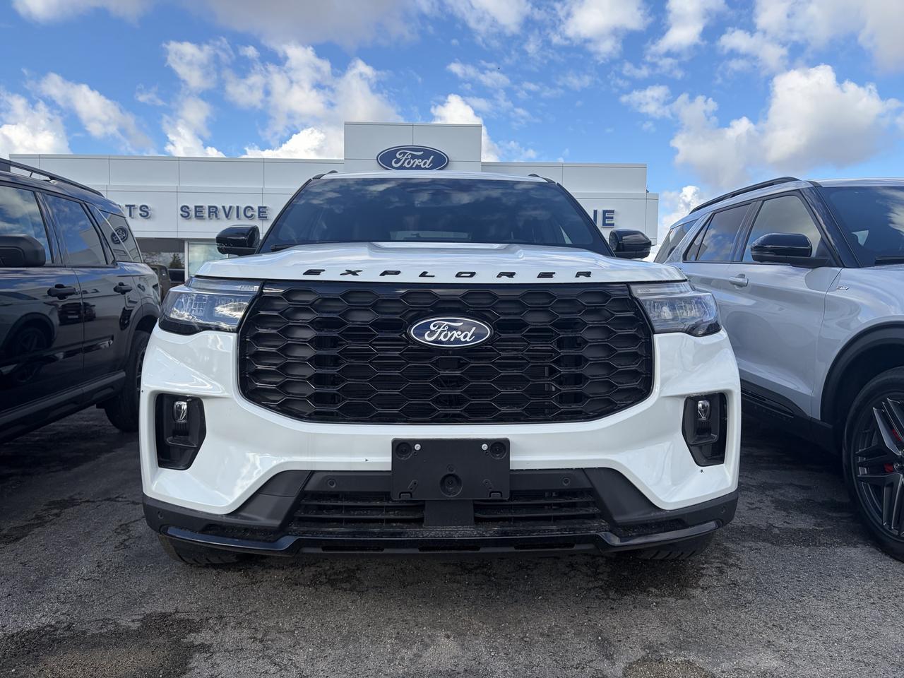2027 Ford Explorer ST-Line 4WD Photo1